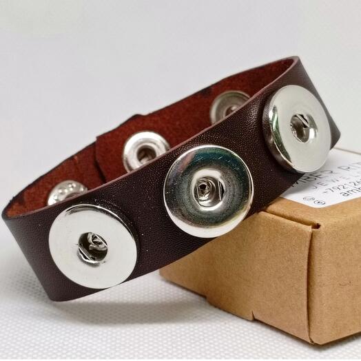 Кожаный браслет для сменных кнопок