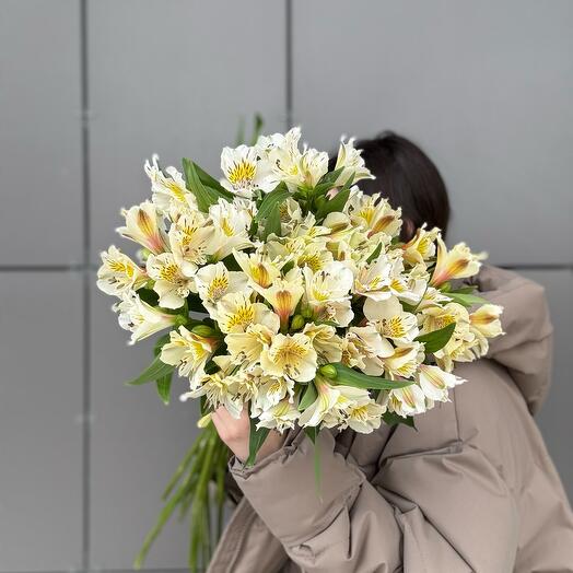 Лимонные альстромерии , стойкий букет