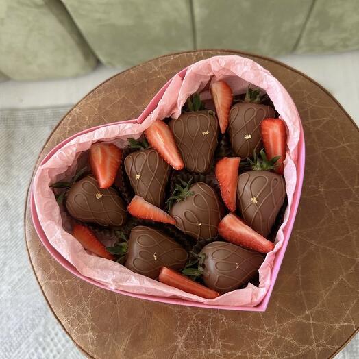 Клубника в шоколаде 🍓 сердце ( 8-12 ) ягод
