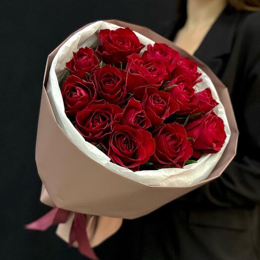 Букет комплимент 15 красных роз (Кения) (мб 240)