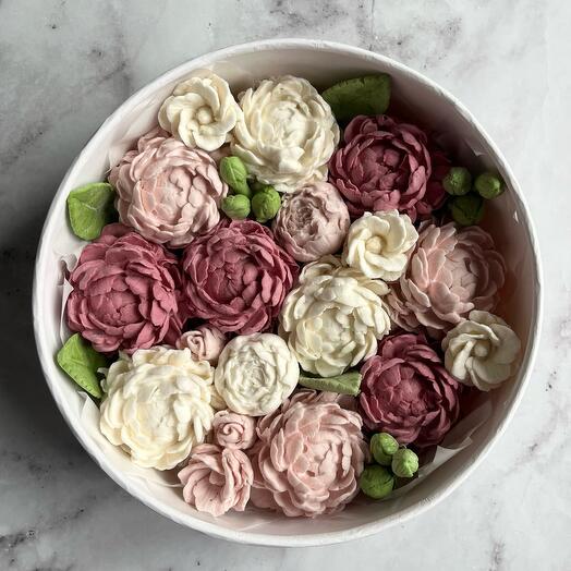 Букет из зефира в коробке, пионы на день рождения девушке, маме, подруге