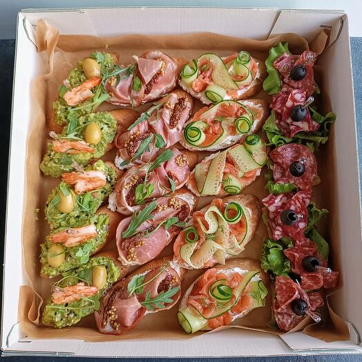 Новинка! Набор сытных мясных закусок в подарок