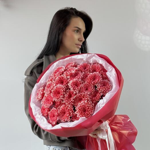 A bright bouquet of chrysanthemums