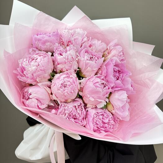 Розовые пионы (15 шт) в пышном оформлении 💞