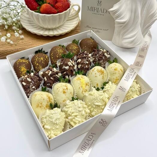 Клубника в шоколаде «Enjoy M» (20-25 ягод)