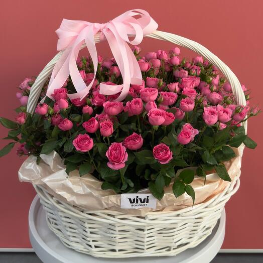 Авторская корзинка из кустовой розы