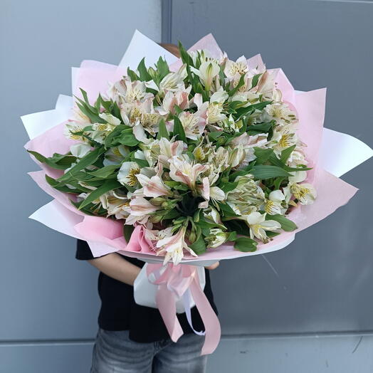 Букет с альстромериями💕💫