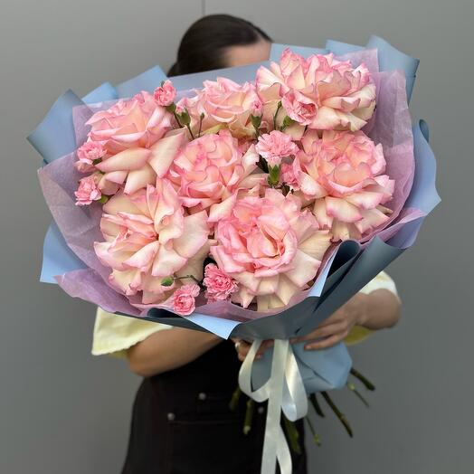 Ажурные розы с кустовыми диантусами💞