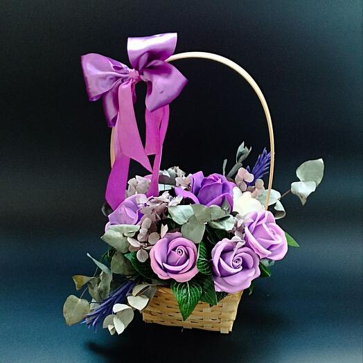 Букет из сухоцветов и мыльных роз