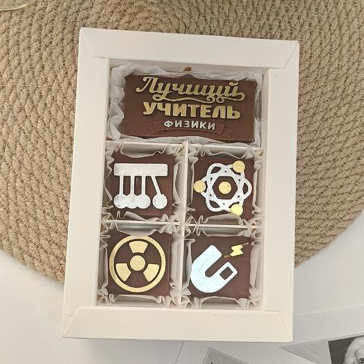 Набор из шоколада "Учителю Физики"