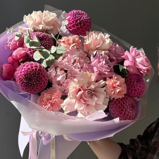 Букет с кустовыми пионовидными розами 🌸