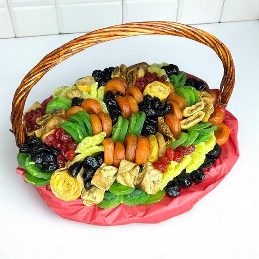 Сухофрукты в корзине S – Натуральный подарок из отборных фруктов и орехов