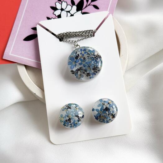 Подарок мамочке комплект украшений кулон и серьги с сухоцветом незабудки