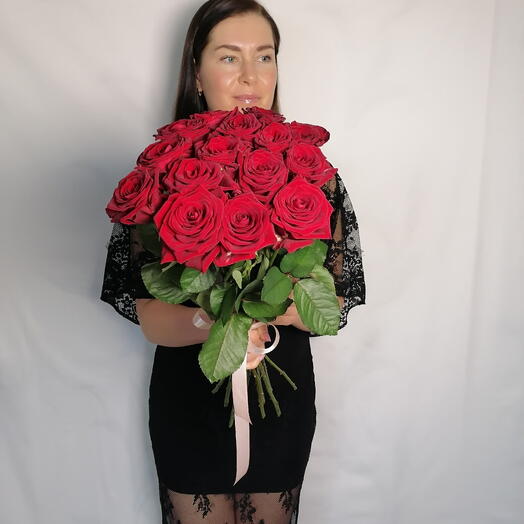 🌹Букет "PERVOЦВЕТ" из 15 красных страстных роз под ленту❣️
