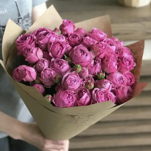 Кустовые розы в крафте