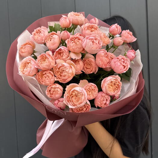 Букет из пионовидных роз