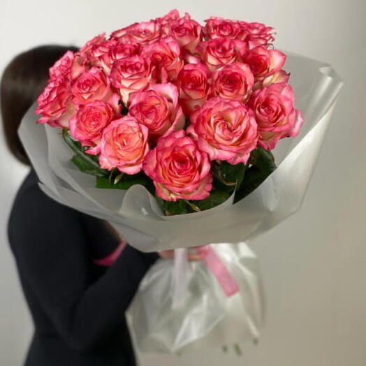 Роскошный букет из 25 розовых роз Джумилия ПРЕМИУМ
