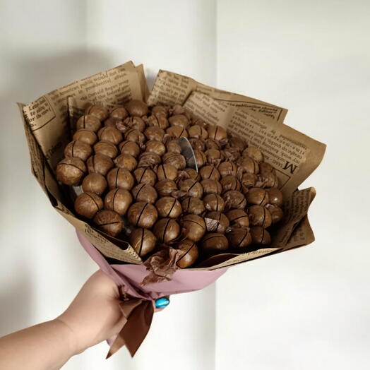 Букет из макадами с ключиком