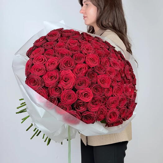 Red roses 101 pieces