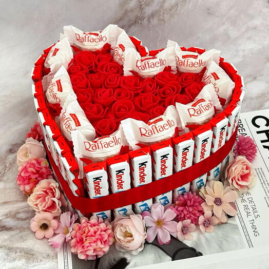 Сердце из Kinder и Raffaello - Подарочный набор, сладкий набор, сладкий подарок, подарок девушке, подарок любимой