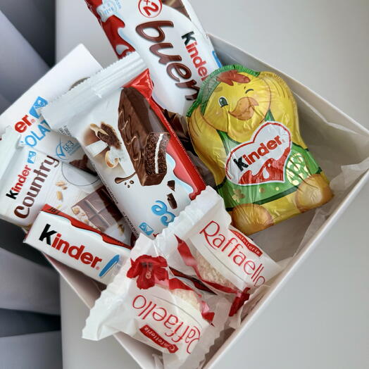 Вкусный набор-комплимент из киндеров 8 предметов, сладкий мини подарок