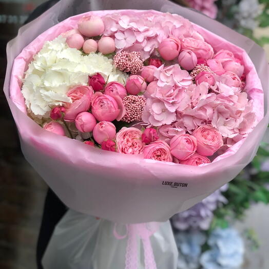 🩷🩷🩷 Авторский букет цветов с кустовыми пионовидными розами Silva pink