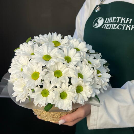 Корзина комплимент с ромашками