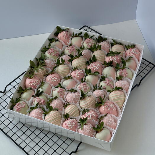 Клубника в шоколаде «Pink» 42-48 шт
