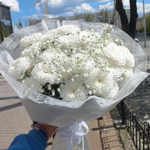 Белоснежка. Букет из белоснежных пышных хризантем