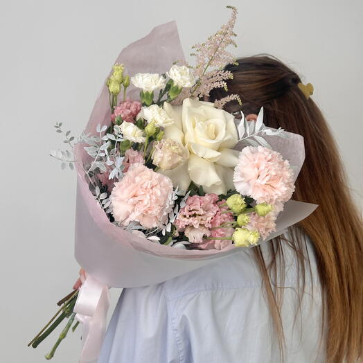 Нежный букет, французская роза, диантусы, астильба, mBouquet 28