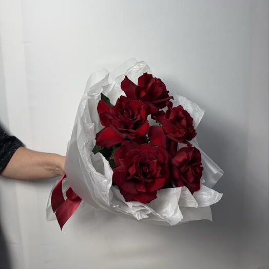 Розы французские красные