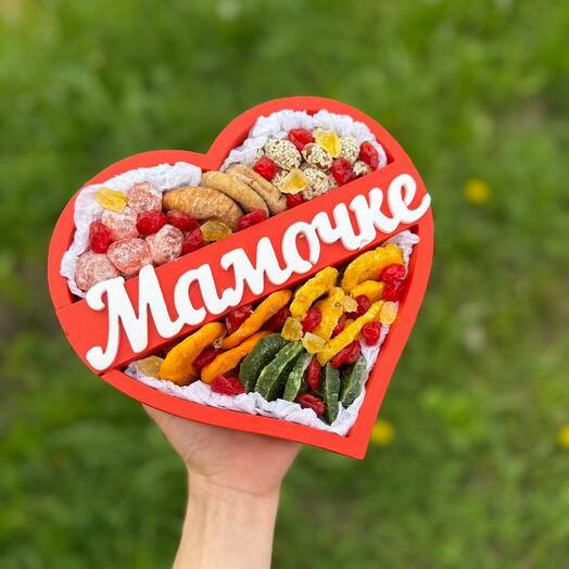 Набор для мамы с сухофруктами и орехами