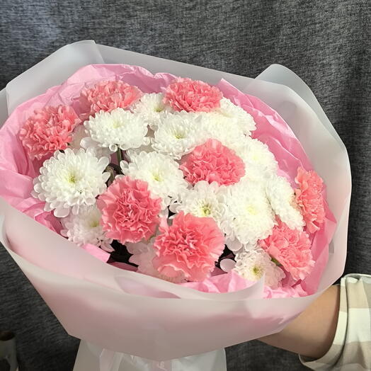 Букет хризантемы и диантусов