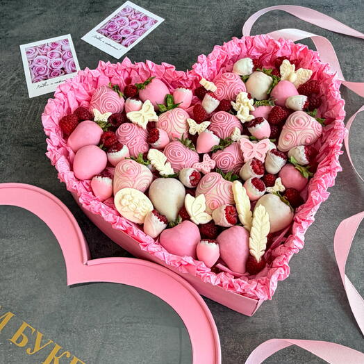 Набор ягод в шоколаде «Розовая любовь»💞