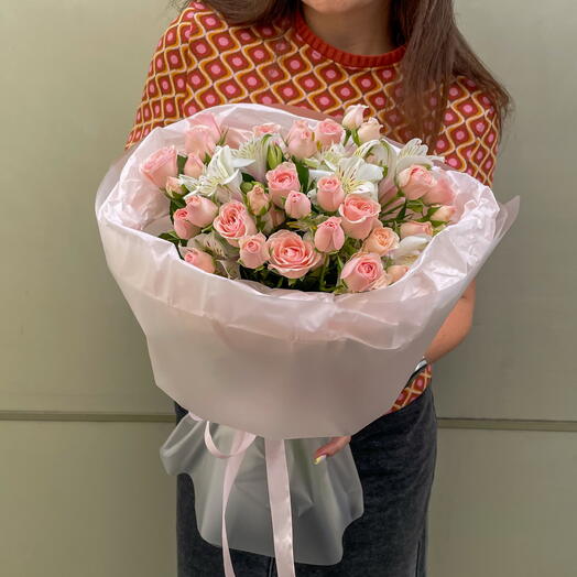 Нежная кустовая Дофаминовая Роза с Альстромерией + сладкий подарок 🎁