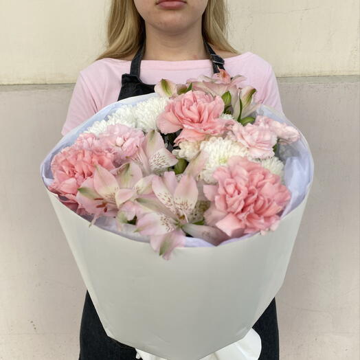 Розовая мечта 💕 Авторский букет с альстромерией и диантусами