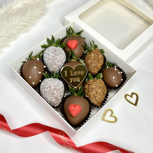 Микс из клубники в шоколаде ‘ LOVE   9 шт