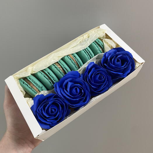 Нежный голубой подарочный набор с мыльными розами и макарунсами 🩵 💙