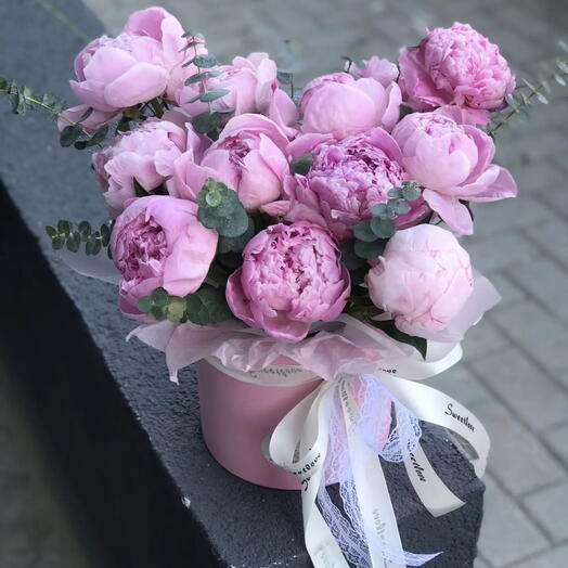 Пионы в коробке