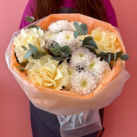 Белые французские розы в изящном букете 🥰
