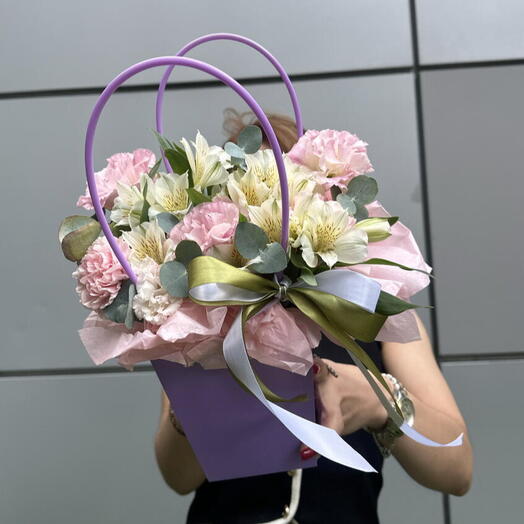 Композиция из альстромерии , эустом и стойких диантусов 🌸💝