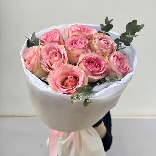 Моно букет из прекрасных роз Эсперанс и эвкалипта 💕