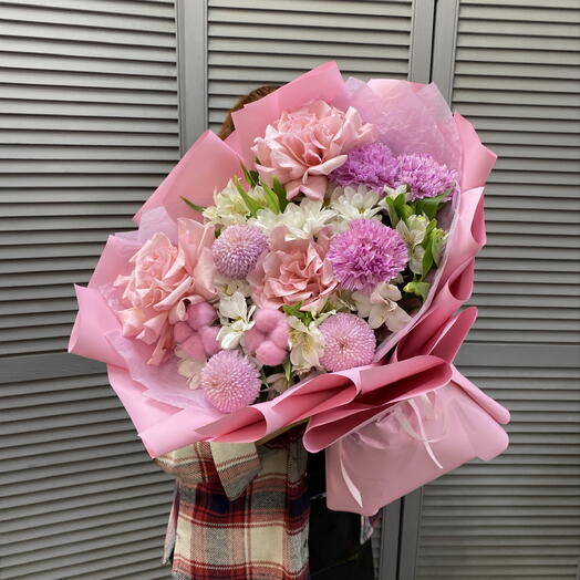 Нежный букет с ажурными розами🌸