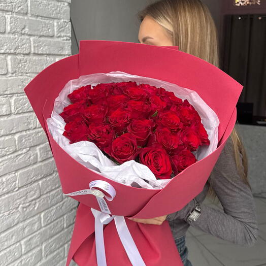25 красных роз