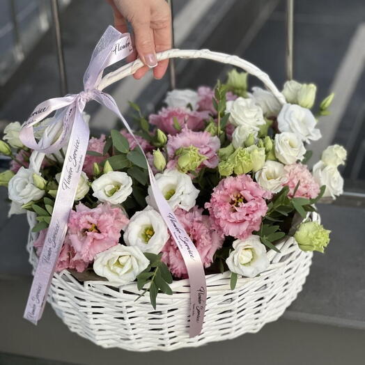 Alps basket made of eustoma and eucalyptus