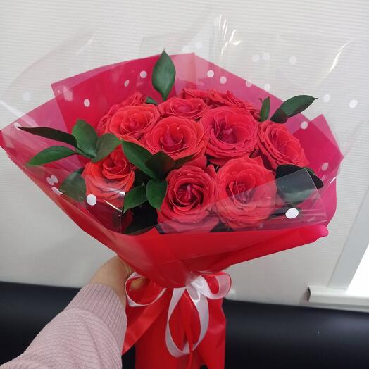 Bouquet of red roses