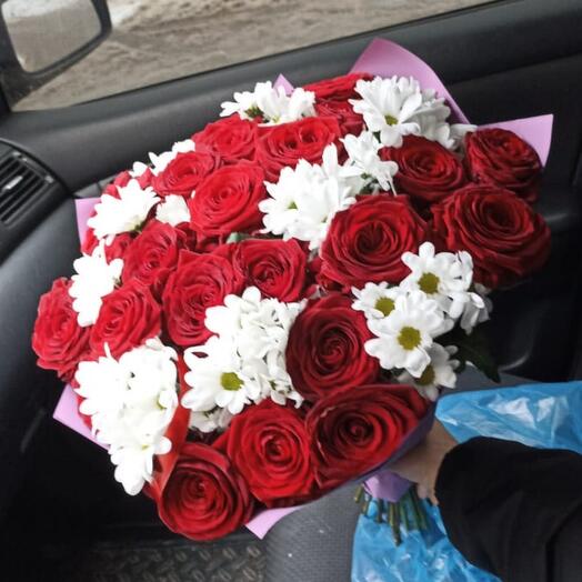 Bouquet "Marmaris" of roses and bush chrysanthemums
