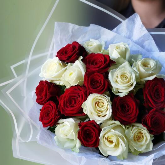 Букет микс из 21 розы 50см