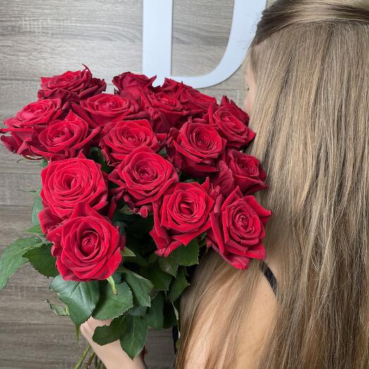 Bouquet of 19 red roses