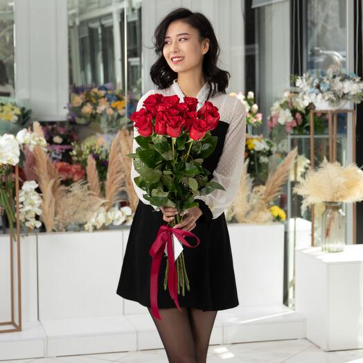 Bouquet of 15 red roses 80 cm
